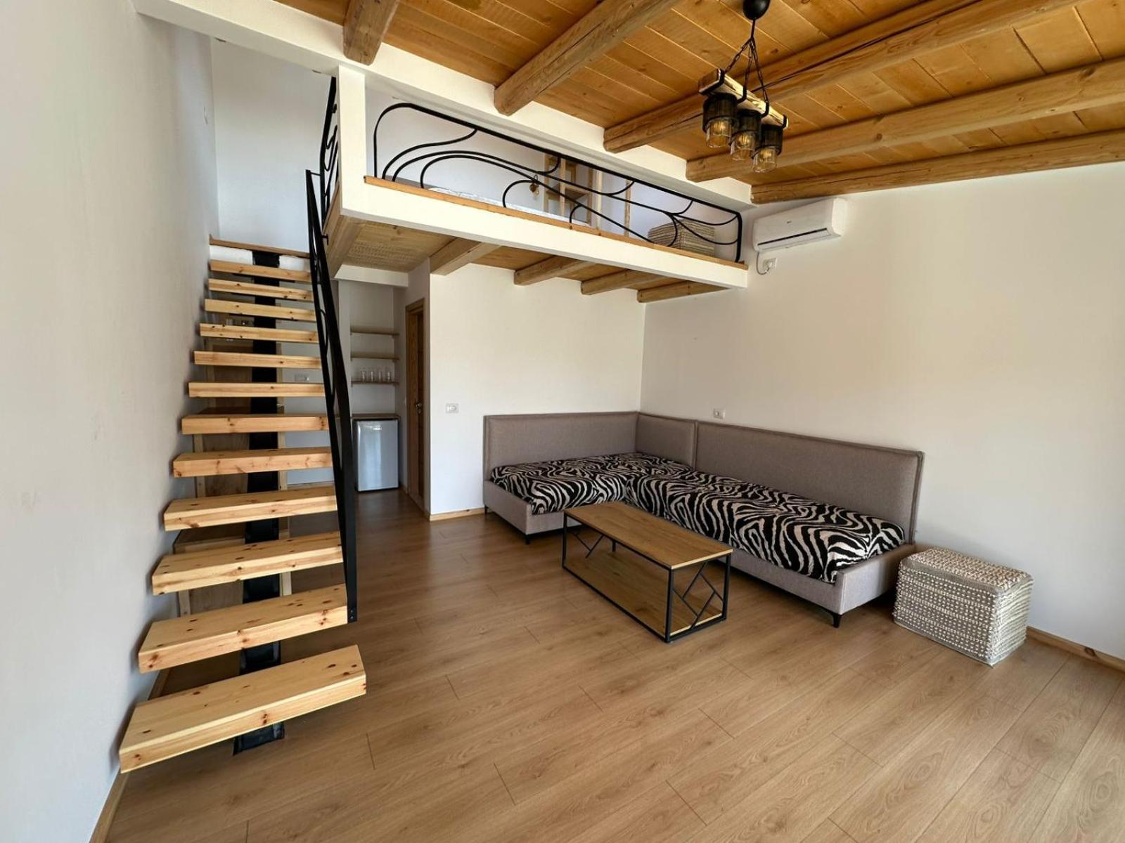 Milo Apartment *