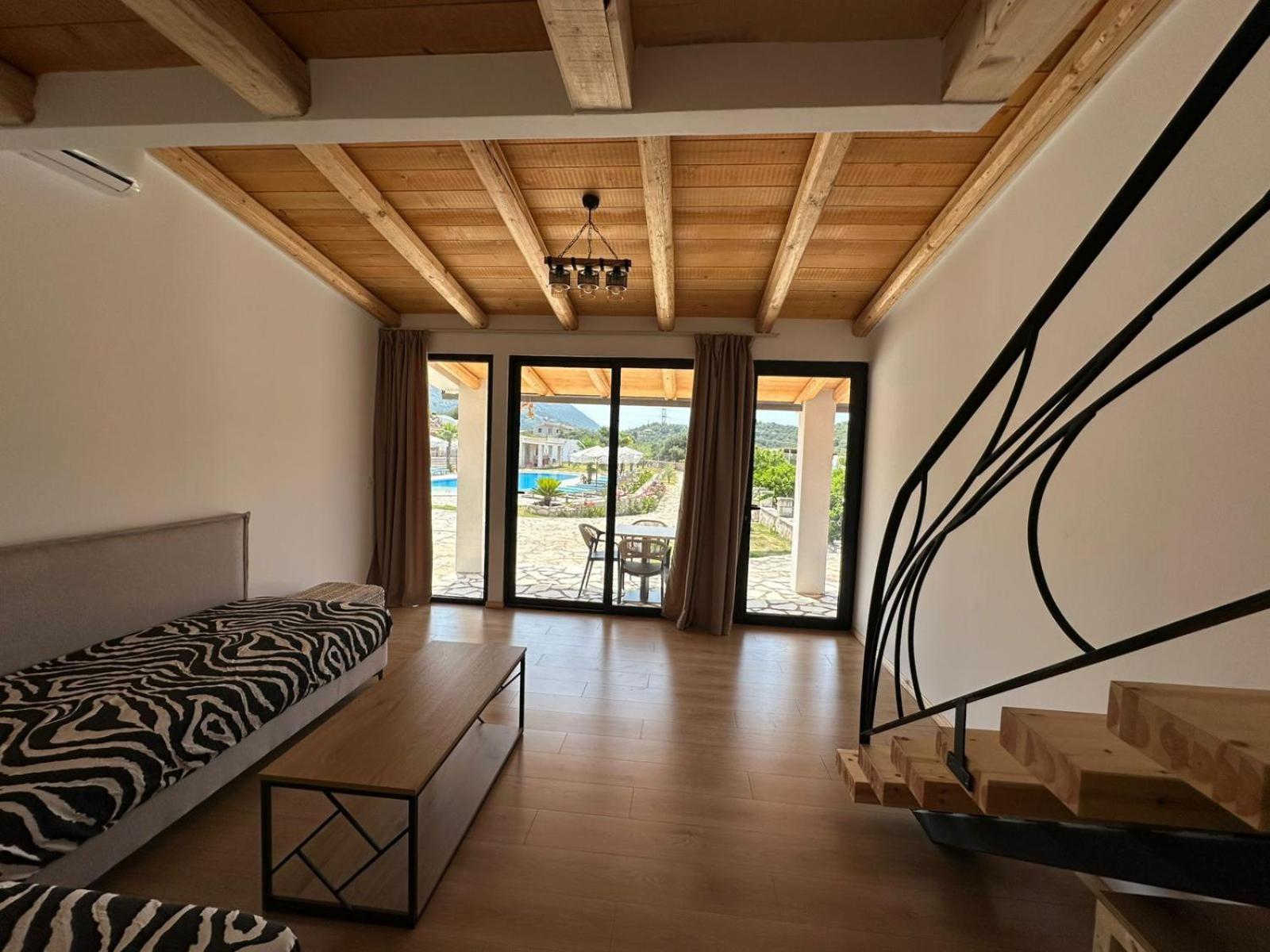 Milo Apartment